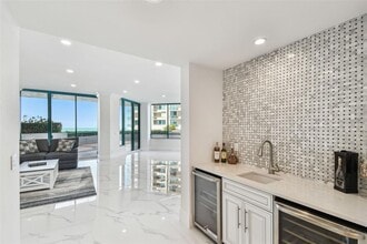 1560 Gulf Blvd in Clearwater, FL - Building Photo - Building Photo
