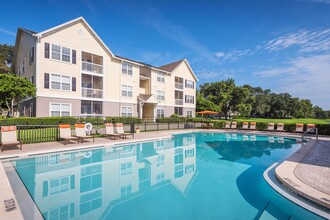 The Colony at Deerwood Apartments in Jacksonville, FL - Foto de edificio - Building Photo