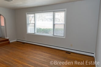 300 Oakland Ave in Morganton, NC - Building Photo - Building Photo