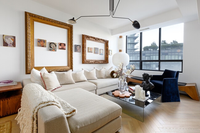 property at 20 Collier St