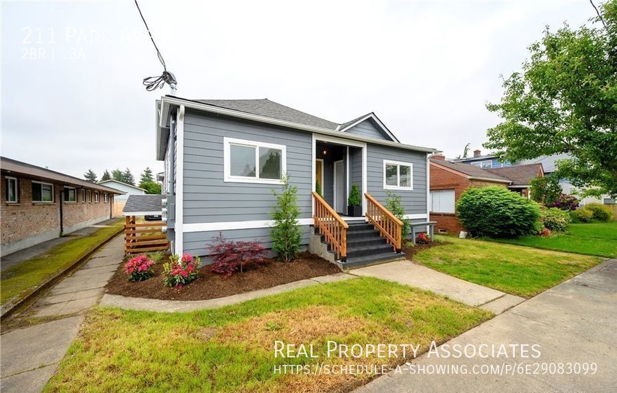 211 Park Ave N in Renton, WA - Building Photo