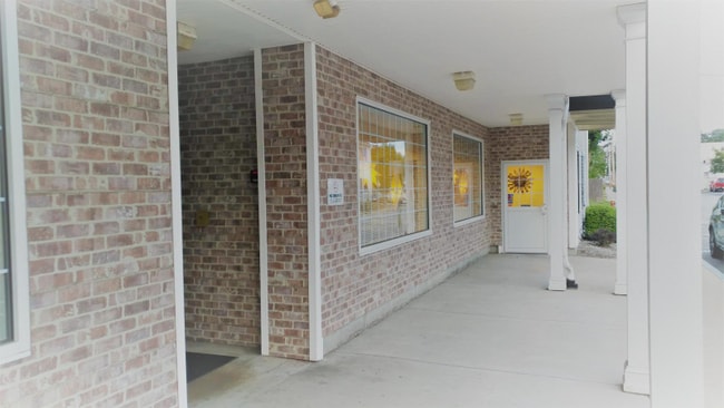 12 Pratt St in Mansfield, MA - Foto de edificio - Building Photo
