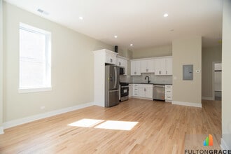 4437 N Broadway in Chicago, IL - Building Photo - Building Photo