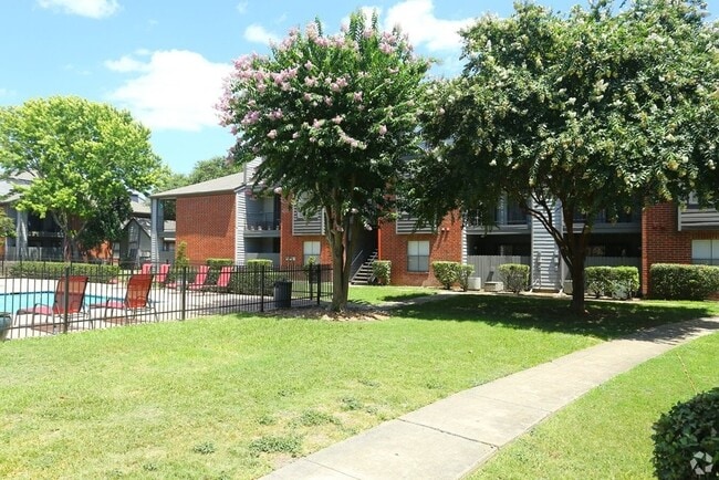 property at 1400 Clarewood Dr