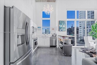 133 NE 2nd Ave in Miami, FL - Building Photo - Building Photo