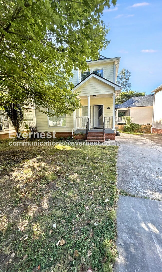 property at 992 Lena St NW