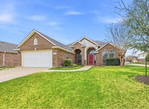 10457 Bear Creek Trail in Fort Worth, TX - Building Photo - Building Photo