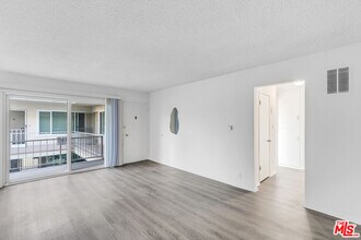 739 Croft Ave in Los Angeles, CA - Building Photo - Building Photo