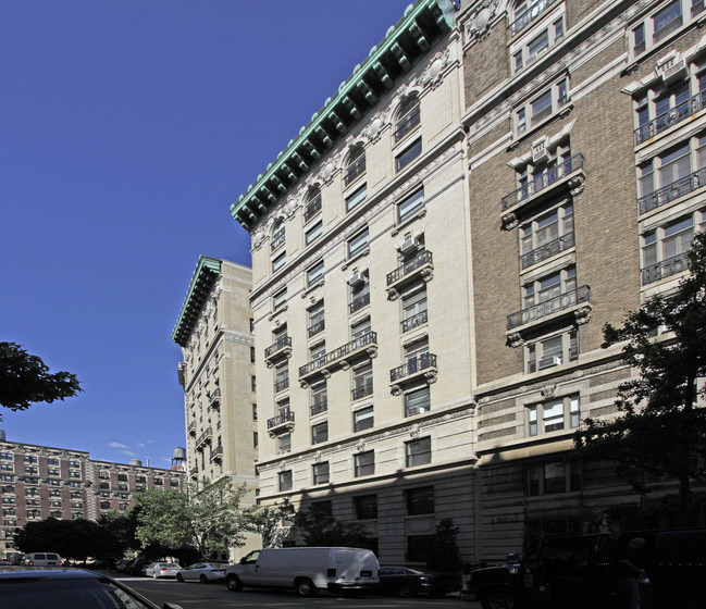 15 Claremont Ave in New York, NY - Foto de edificio - Building Photo
