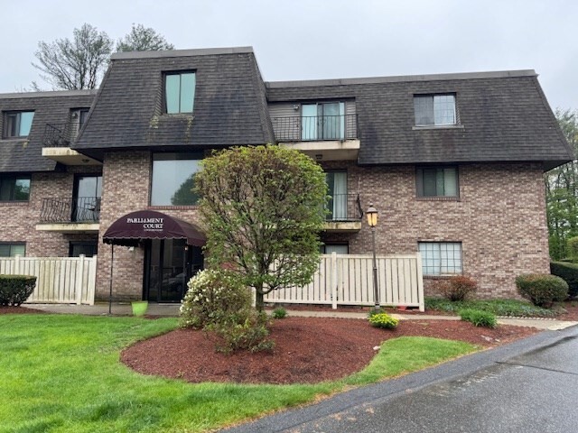 59 School St in Northborough, MA - Building Photo