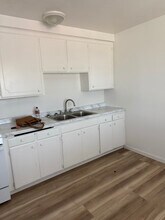 1530 Edgar Ave-Unit -105 in Sanger, CA - Foto de edificio - Building Photo