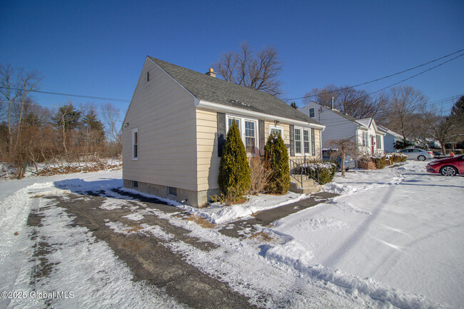 9 Lester St in Albany, NY - Foto de edificio - Building Photo