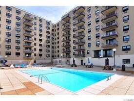 1085 Warburton Ave in Yonkers, NY - Building Photo