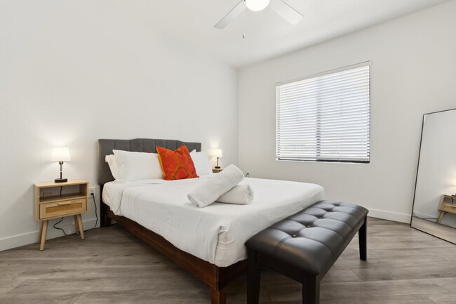 9450 W Cabela Dr in Glendale, AZ - Building Photo - Building Photo