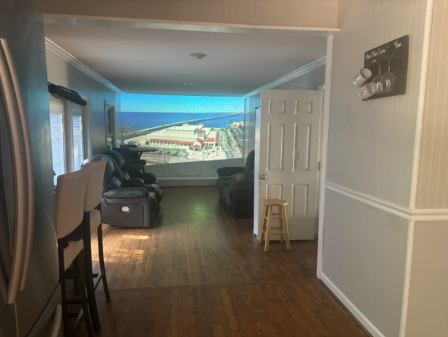 property at 1924 Montclair Ave
