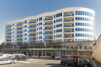 Aqua Luxury Oceanfront Condominiums in Long Beach, NY - Foto de edificio - Building Photo