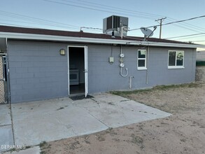 4108 Sunrise Ave in El Paso, TX - Building Photo - Building Photo