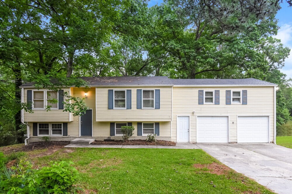3332 Chesterfield Ct in Snellville, GA - Building Photo
