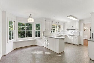 5189 Hidden Branches Cir in Dunwoody, GA - Building Photo - Building Photo