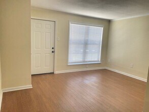 10286 W Winston Ave in Baton Rouge, LA - Building Photo - Building Photo