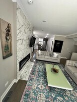 6807 S Calumet Ave in Chicago, IL - Building Photo