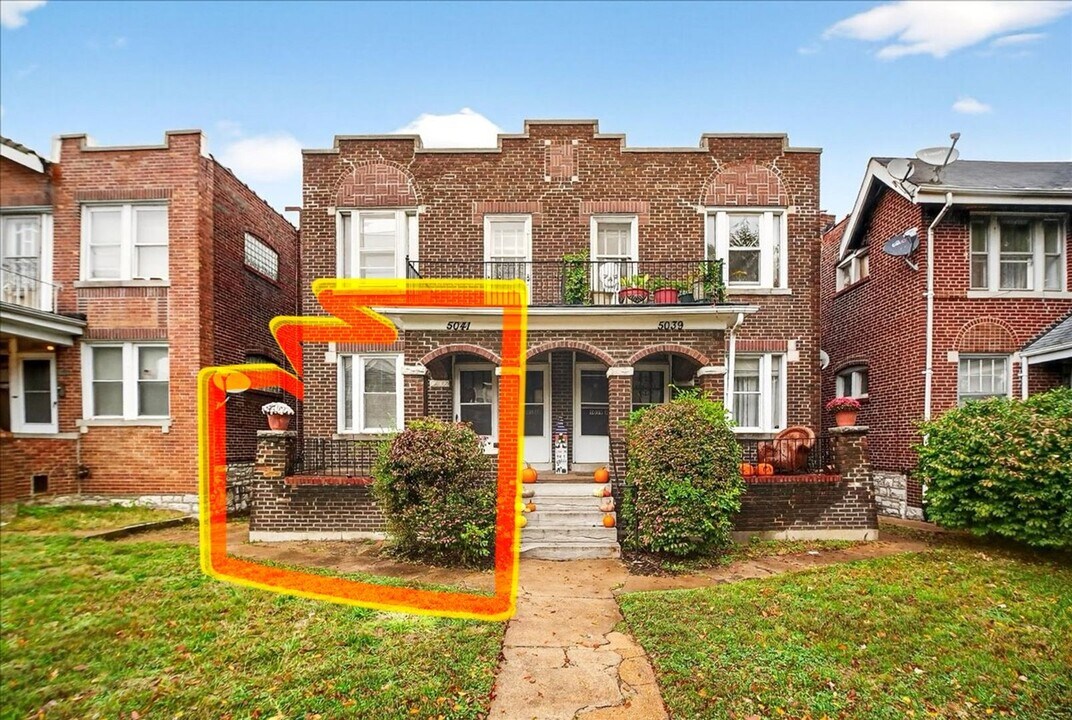 5041 Chippewa St in St. Louis, MO - Building Photo