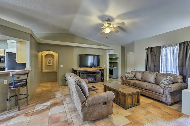 2598 Rainbow Ave N in Lake Havasu City, AZ - Building Photo - Building Photo