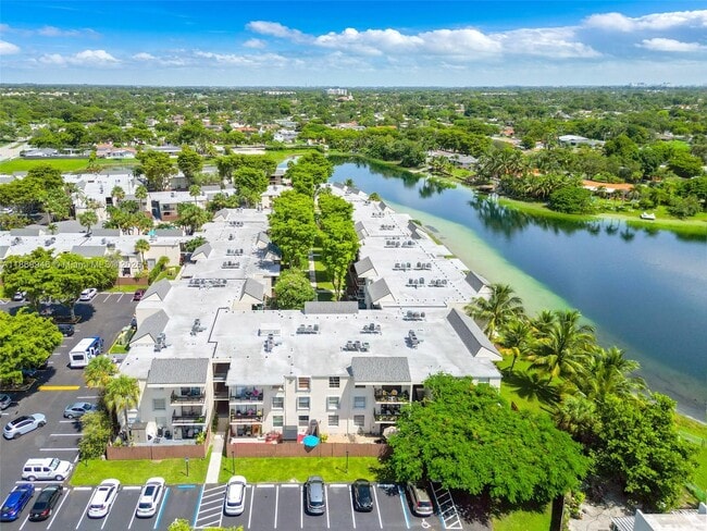 8307 SW 142nd Ave in Miami, FL - Building Photo - Building Photo