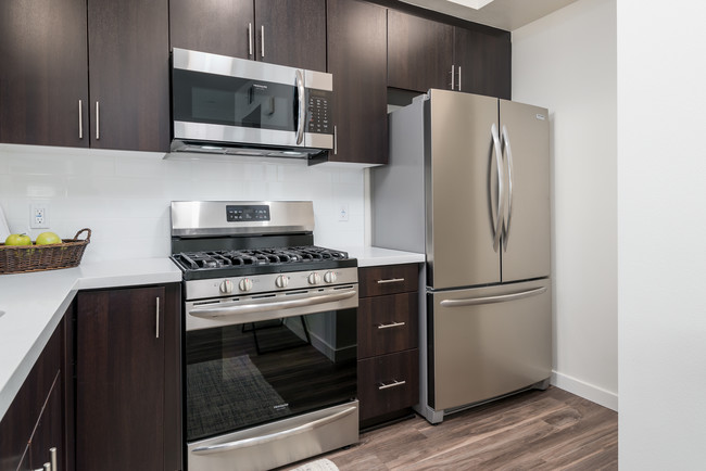Lumina Apartment Homes in Simi Valley, CA - Building Photo - Building Photo