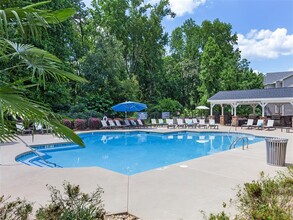 Walden Glen Apartments in Evans, GA - Foto de edificio - Building Photo