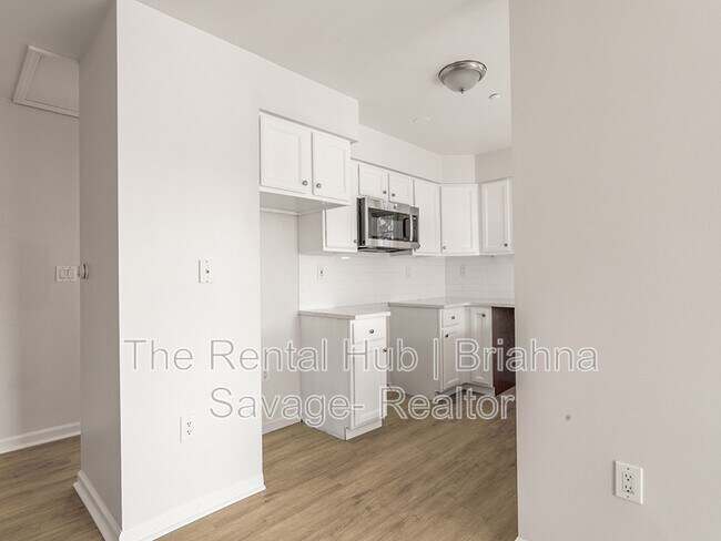 17 Bowman Ave in Rye Brook, NY - Building Photo - Building Photo