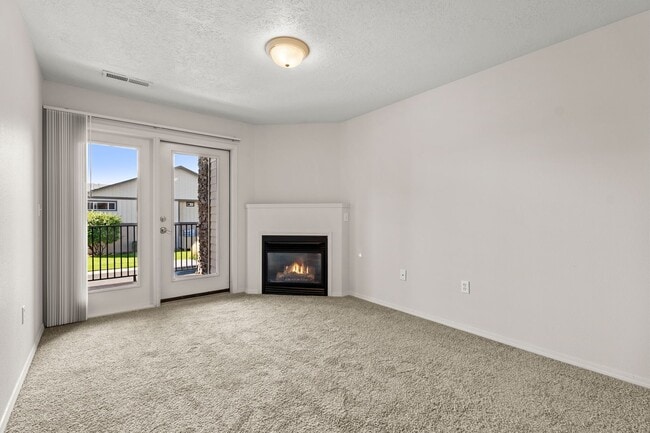 293 NW Greenwood Ave in Redmond, OR - Building Photo - Building Photo