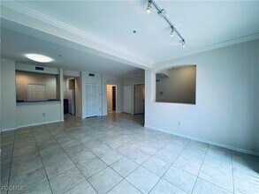 13100 Bella Casa Cir in Ft. Myers, FL - Building Photo - Building Photo