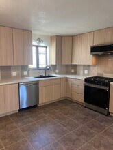 1022 Don Diego Ave in Santa Fe, NM - Foto de edificio - Building Photo