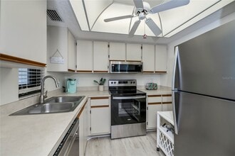 19505 Quesada Ave in Port Charlotte, FL - Foto de edificio - Building Photo