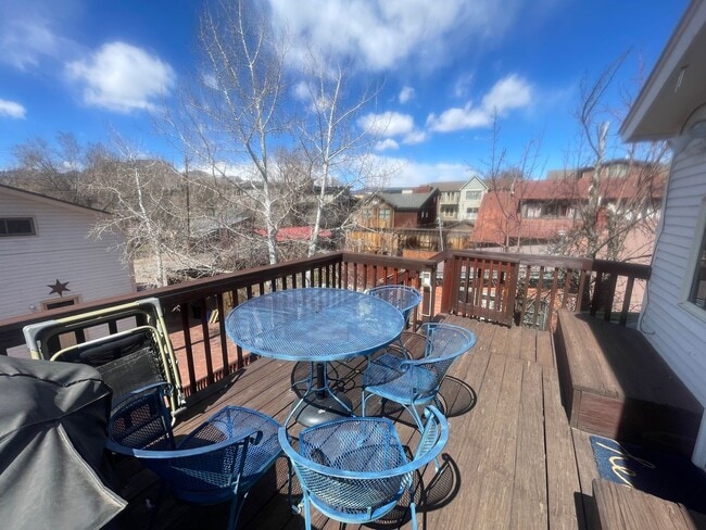 property at 515 E 3rd Ave