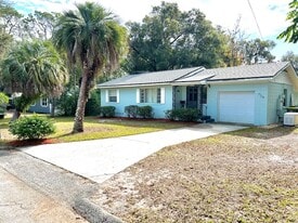 736 W Florence Ave in DeLand, FL - Building Photo