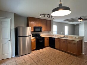 108 Karen Hill Pl in Manchaca, TX - Building Photo - Building Photo