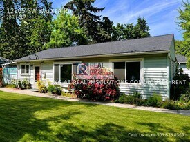 12905 SW Walker Rd in Beaverton, OR - Building Photo