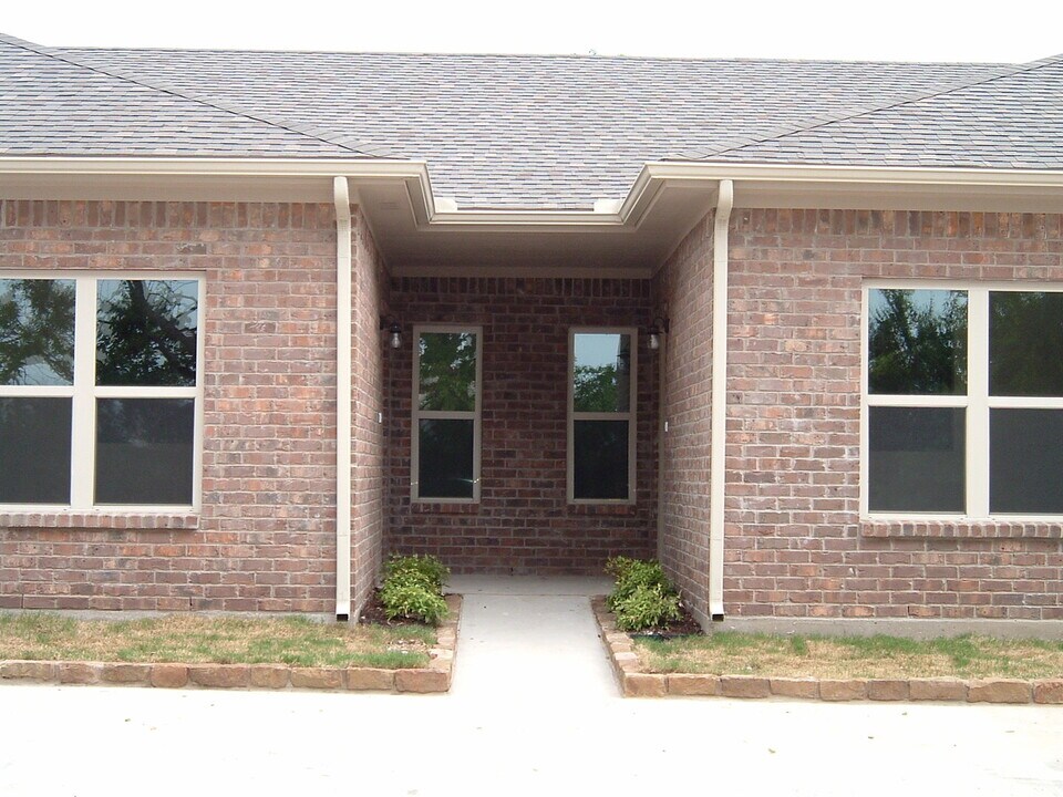 224 S Line St in Weatherford, TX - Building Photo