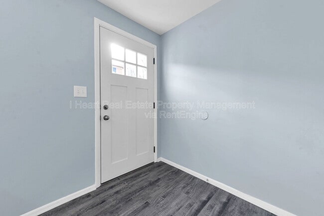 880 N Meadows Ct in Columbus, OH - Building Photo - Building Photo