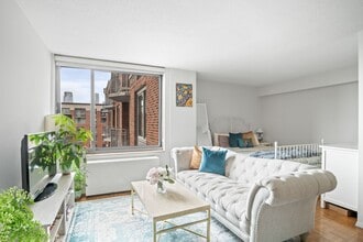 2 S End Ave in New York, NY - Building Photo - Building Photo