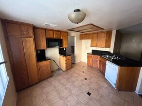 1523 Heirloom Ave in Perris, CA - Building Photo - Building Photo