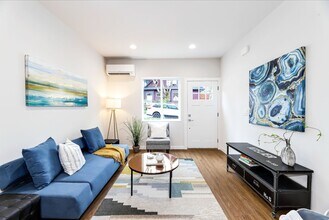 2834 E Spring St in Seattle, WA - Building Photo - Building Photo