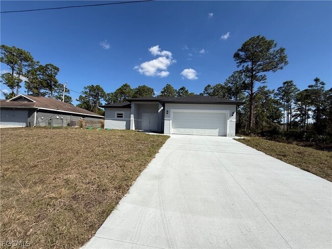 521 Flamingo Ave S in Lehigh Acres, FL - Building Photo - Building Photo