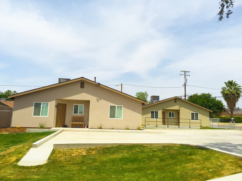 1408 Sterling Rd in Bakersfield, CA - Building Photo