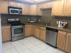 5825 Collins Ave in Miami Beach, FL - Building Photo - Building Photo
