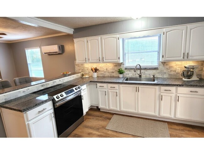 3749 Lazy River Dr in Sealy, TX - Building Photo - Building Photo