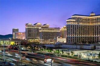 4471 Dean Martin Dr in Las Vegas, NV - Building Photo - Building Photo