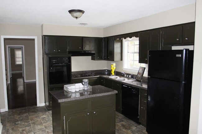 3017 Domar St in Memphis, TN - Building Photo - Building Photo